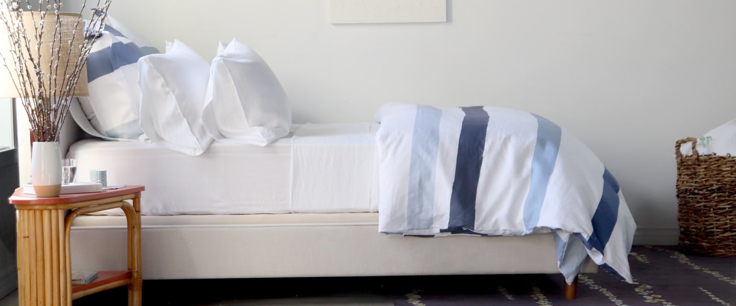 White Linen Sheets & Cinta Blue Duvet Cover