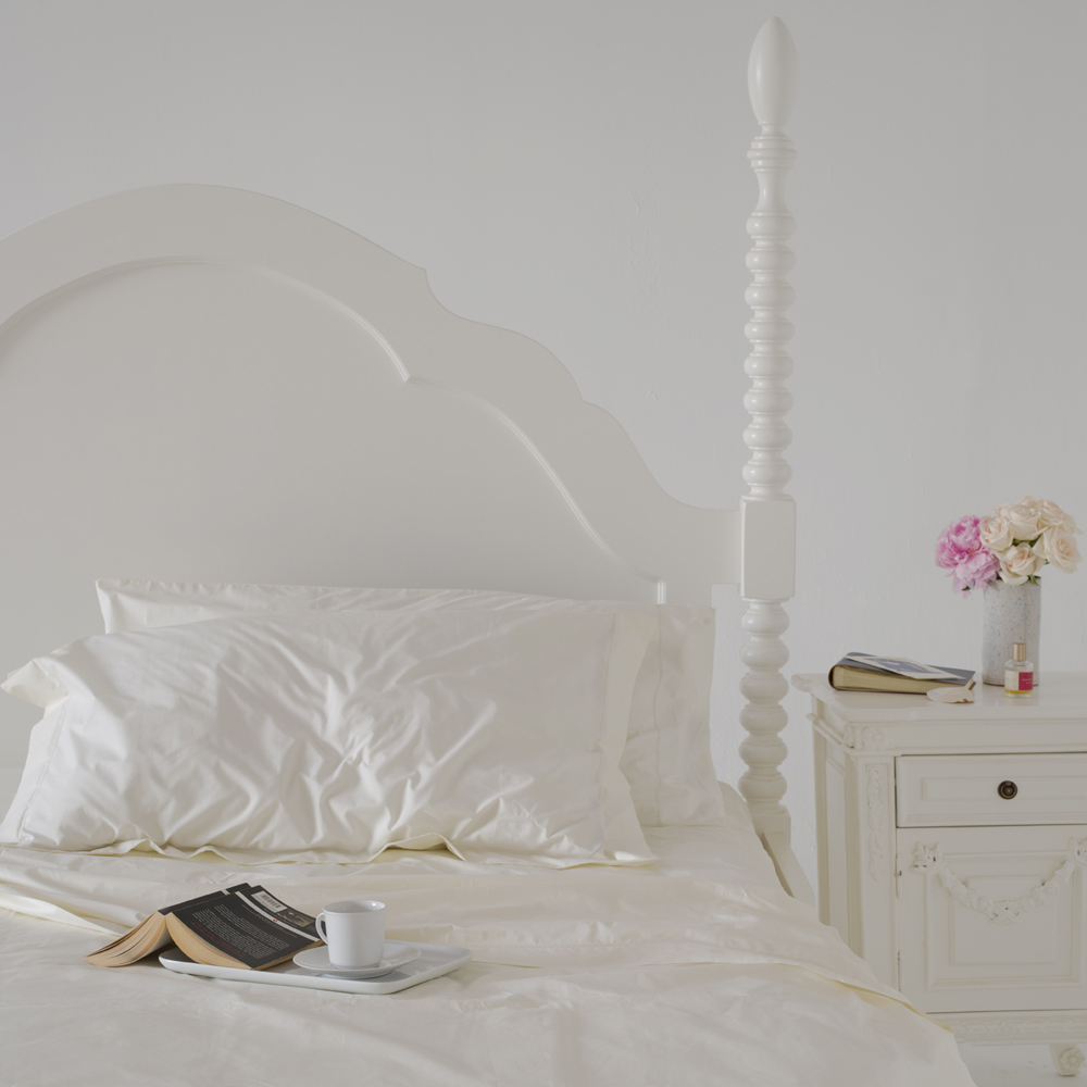 Ivory hemstitched 500 thread count luxury cotton percale sheets from Huddleson