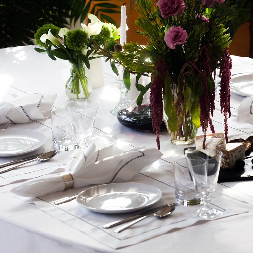 All White Decor Italian Hemstitch Linens Dinner Napkins Placemats Black and White Dinner Party Tablecloth Classic Vinatge Entertaining Home Design