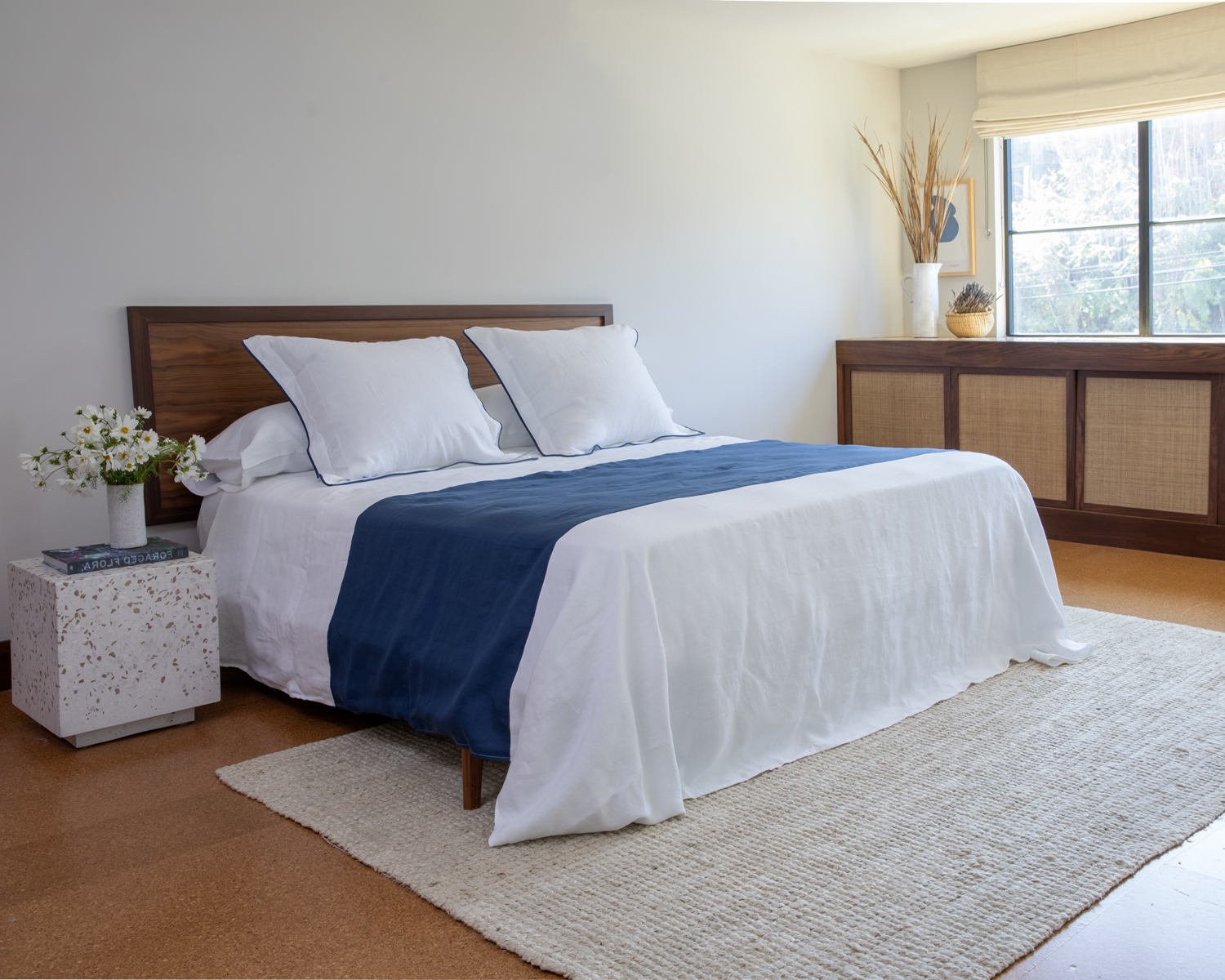 White and navy blue linen blanket 