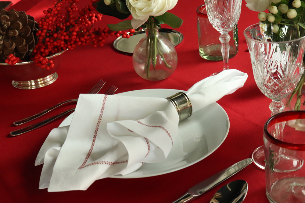 easy care Christmas tablecloth polyester